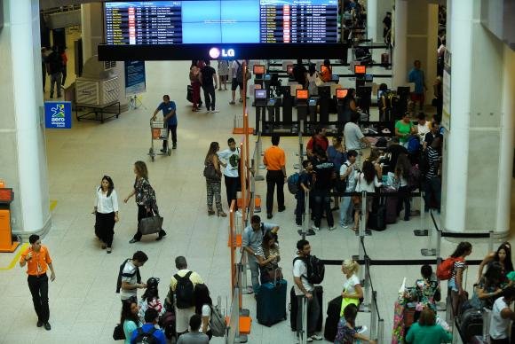 Normas de segurança estão mais rigorosas nos aeroportos do país a partir de hoje