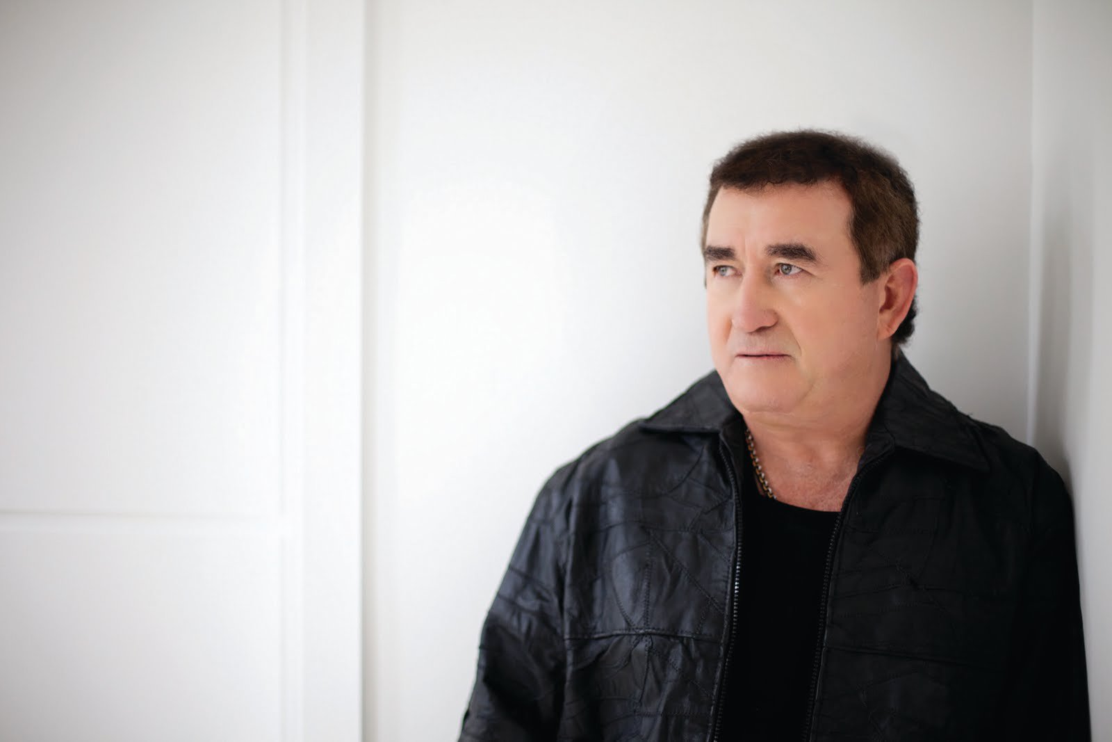 Amado Batista apresenta show do novo CD e DVD de 40 anos, em Curitiba
