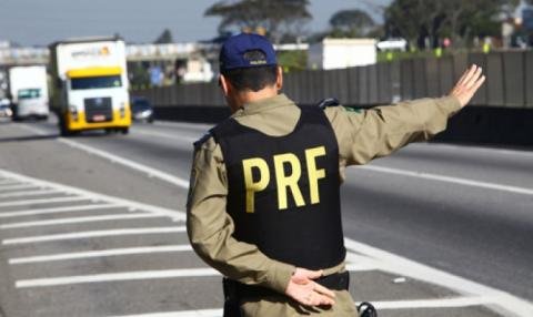 Empresa do Rio aluga carro roubado para turistas franceses