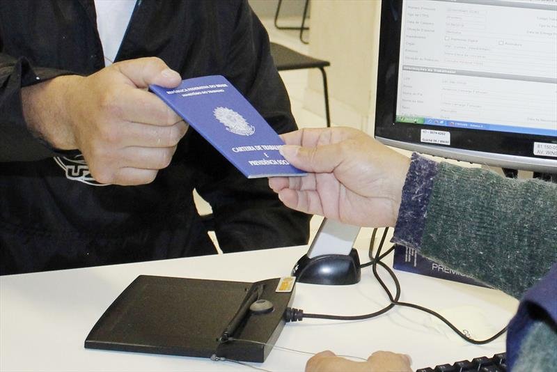 Curitiba alcança a marca de 767 mil pessoas com carteira assinada, maior número em três anos