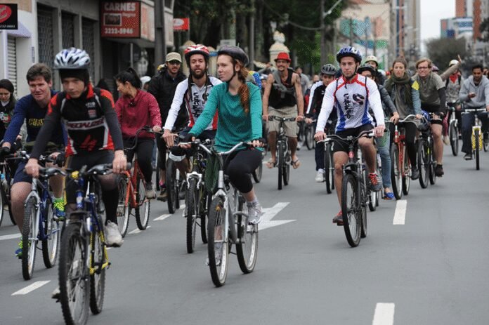 Passeio ciclístico gratuito movimenta quatro regionais de Curitiba no próximo domingo