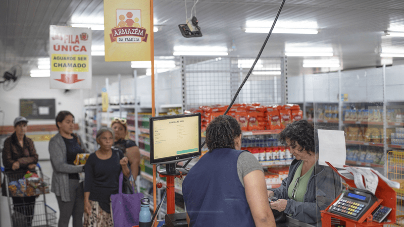 Frango, arroz e leite são destaques na Semana da Economia dos Armazéns da Família