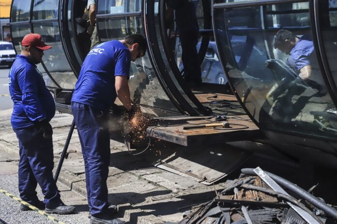 Estação-tubo Passeio Público entra em reforma na segunda-feira