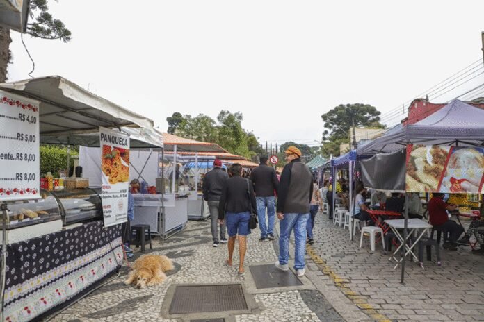 Confira a lista de serviços móveis da Prefeitura de Curitiba para quinta-feira (8/5)