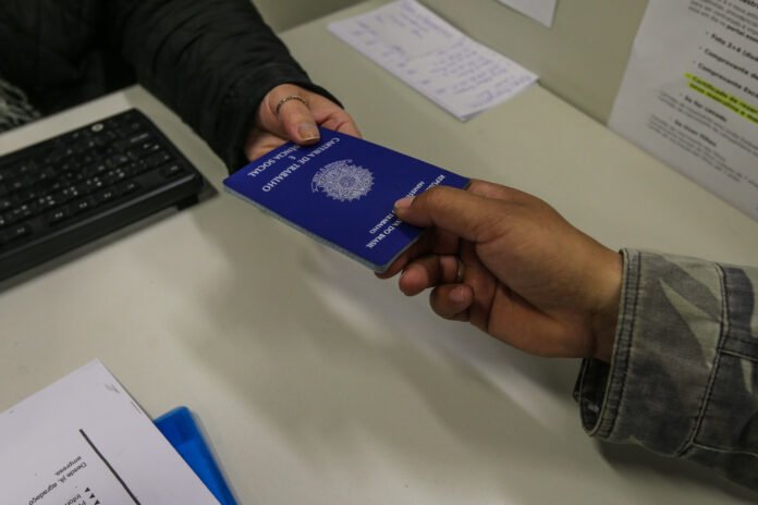 Mutirão da Empregabilidade Negra oferecerá mais de 1.000 vagas em Curitiba no dia 14