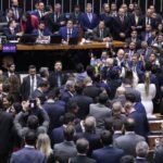 camara-aprova-urgencia-para-projeto-de-anistia-a-golpistas