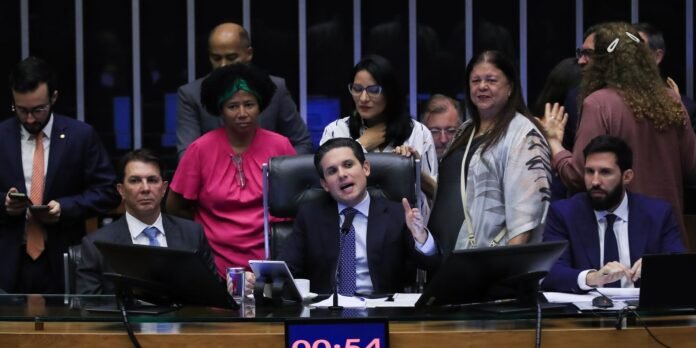 camara-dos-deputados-aprova-licenca-menstrual-de-ate-2-dias camara-dos-deputados-aprova-licenca-menstrual-de-ate-2-dias