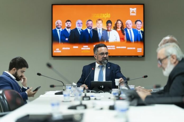 Economia: avançam propostas relacionadas à assistência social