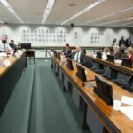conselho-de-etica-adia-analise-contra-deputados-por-quebra-de-decoro